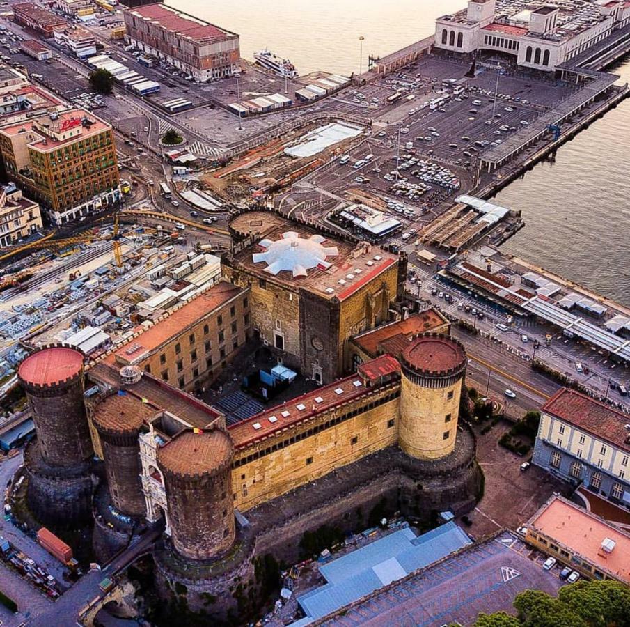 Napoli A Chiaia Apartment Bagian luar foto