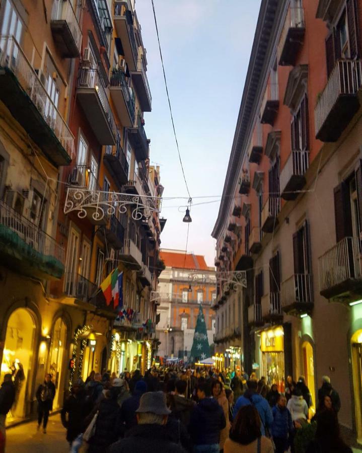 Napoli A Chiaia Apartment Bagian luar foto