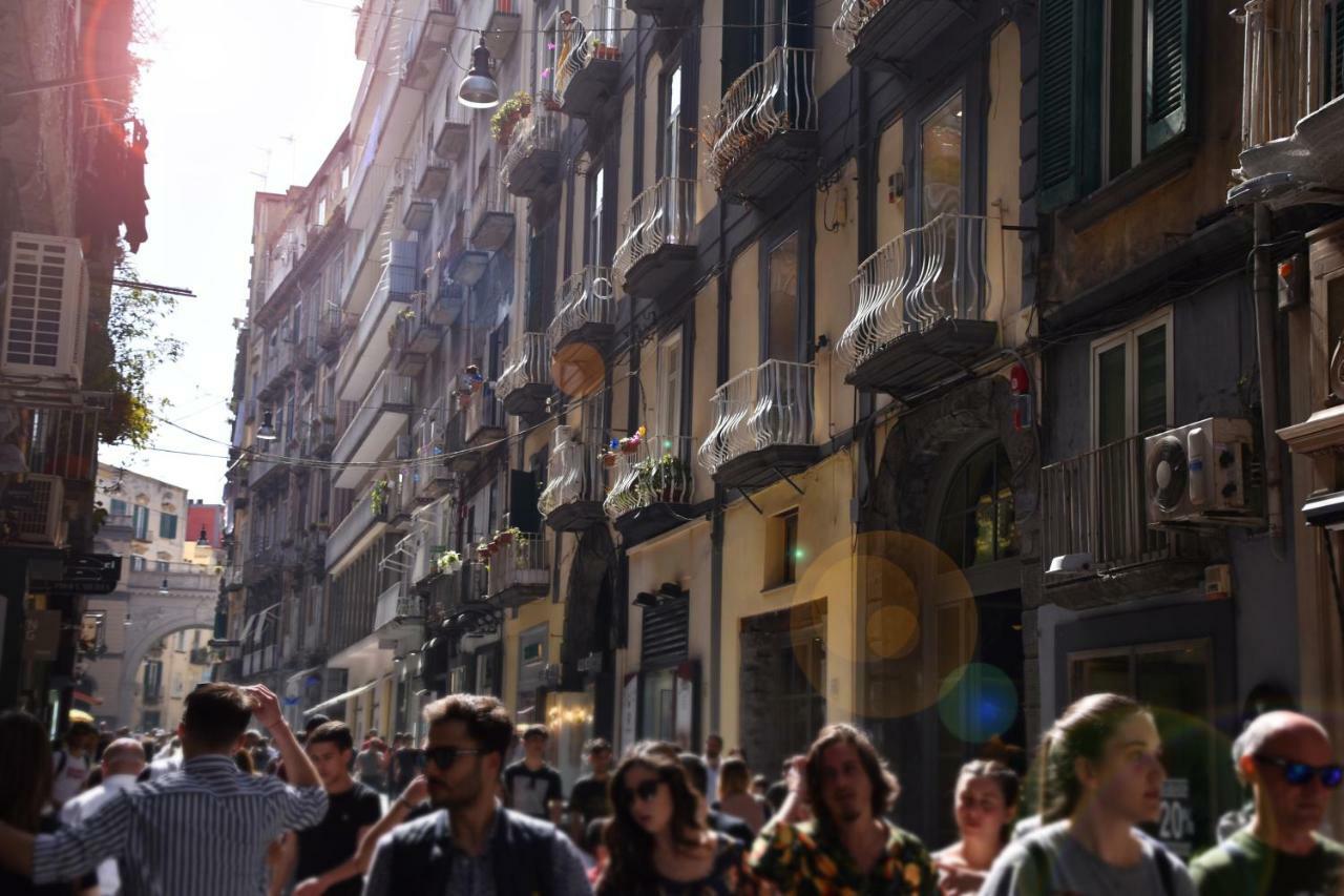 Napoli A Chiaia Apartment Bagian luar foto